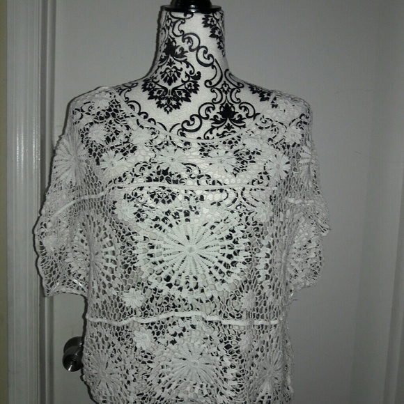 Sheer Guipure lace Top without Bra - Picture 5 of 7